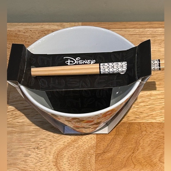 NEW Disney Mickey Mouse Sweet Treats Ceramic Ramen Noodle Bowl With Chopsticks. - Picture 4 of 6